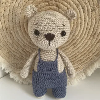 Beertje Met Tuinbroek Blauw - gehaakte knuffel