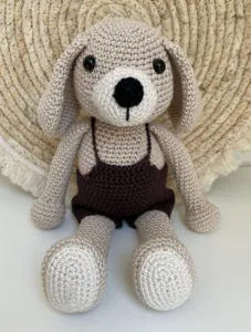 Hond Met Tuinbroek - gehaakte knuffel