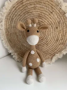 Kleine Giraf Beige - gehaakte knuffel