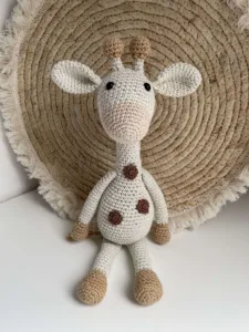 Kleine Giraf Neutraal - gehaakte knuffel
