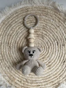 Wagenhanger Beertje Zand - gehaakte wagenhanger
