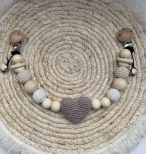 Wagenspanner Met Hartje Taupe - gehaakte wagenspanner