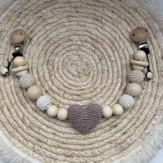 Wagenspanner Met Hartje Taupe - gehaakte wagenspanner