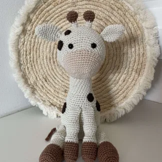Zittende Giraf Donker Bruine Vlekken - gehaakte knuffel
