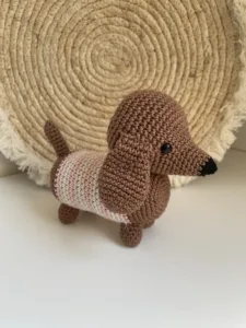 Teckeltje Roze - gehaakte knuffel