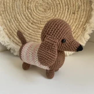 Teckeltje Roze - gehaakte knuffel